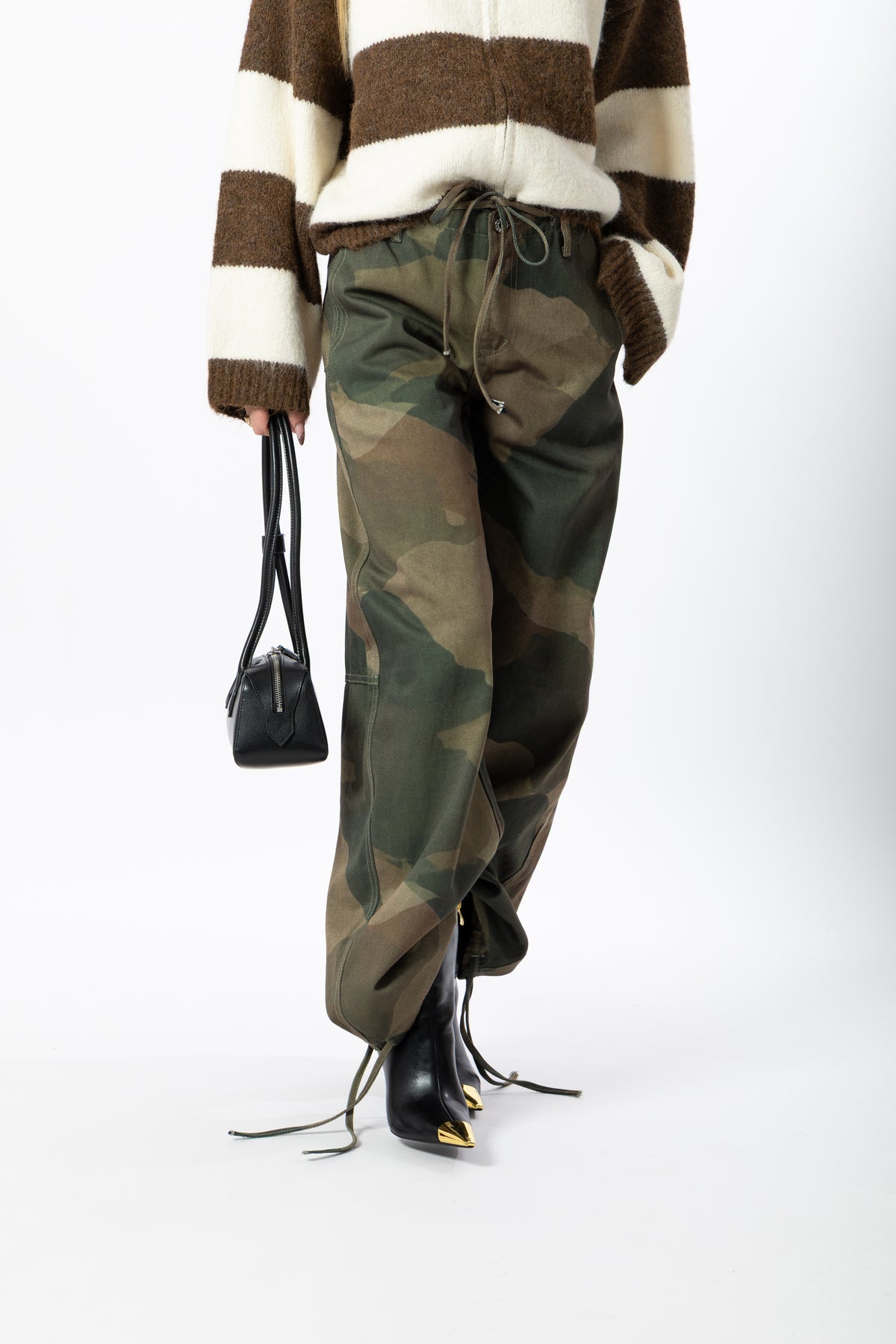 Cargo camouflage