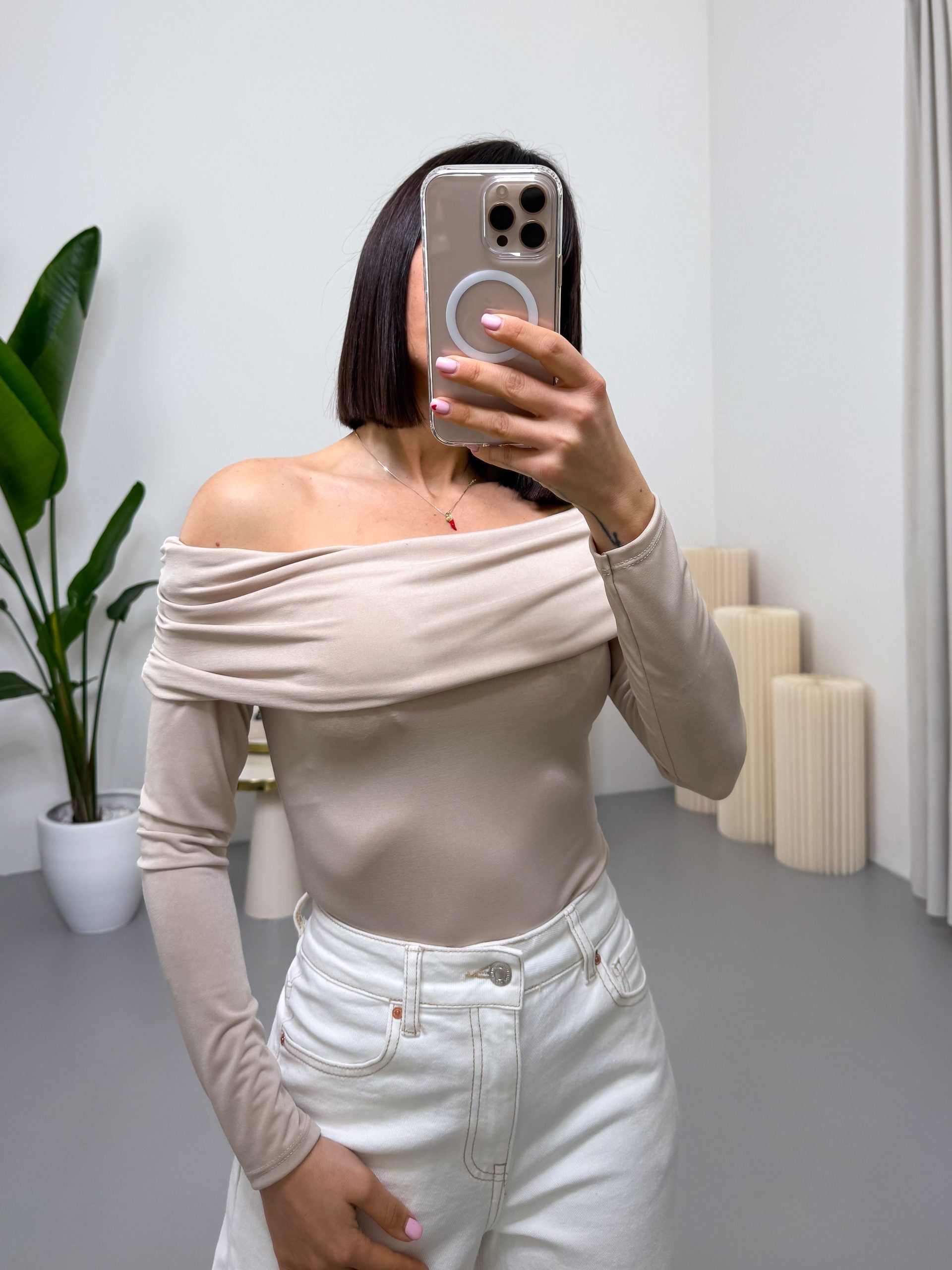 Body off-shoulder manica lunga