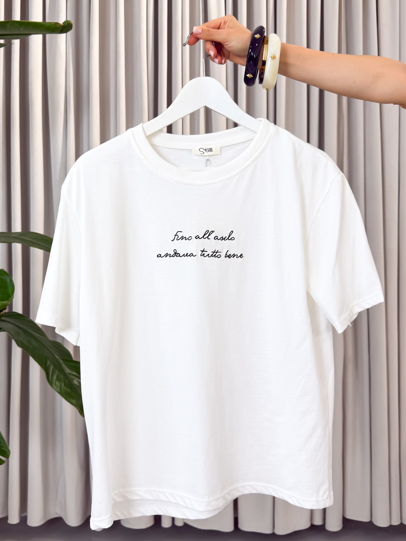T-shirt scritta ricamo