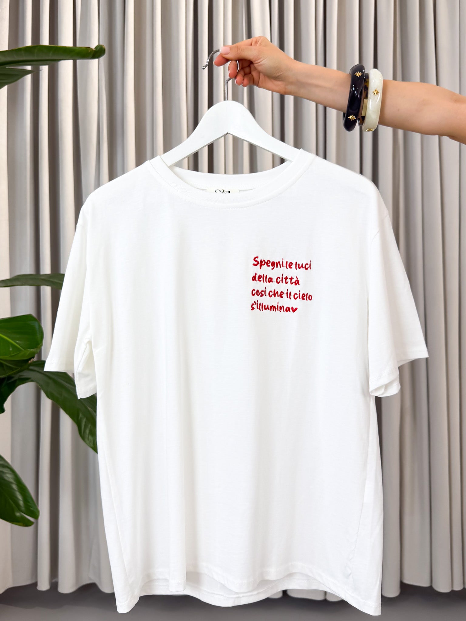 T-shirt scritta ricamo