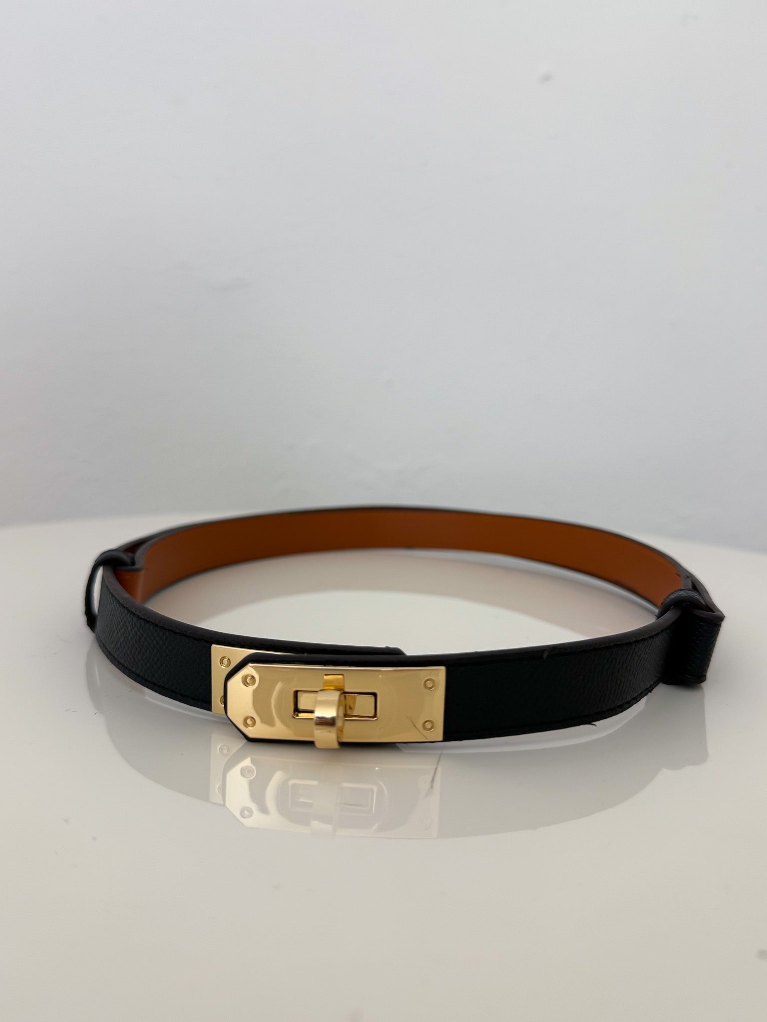 Cintura sottile regolabile con fibbia oro