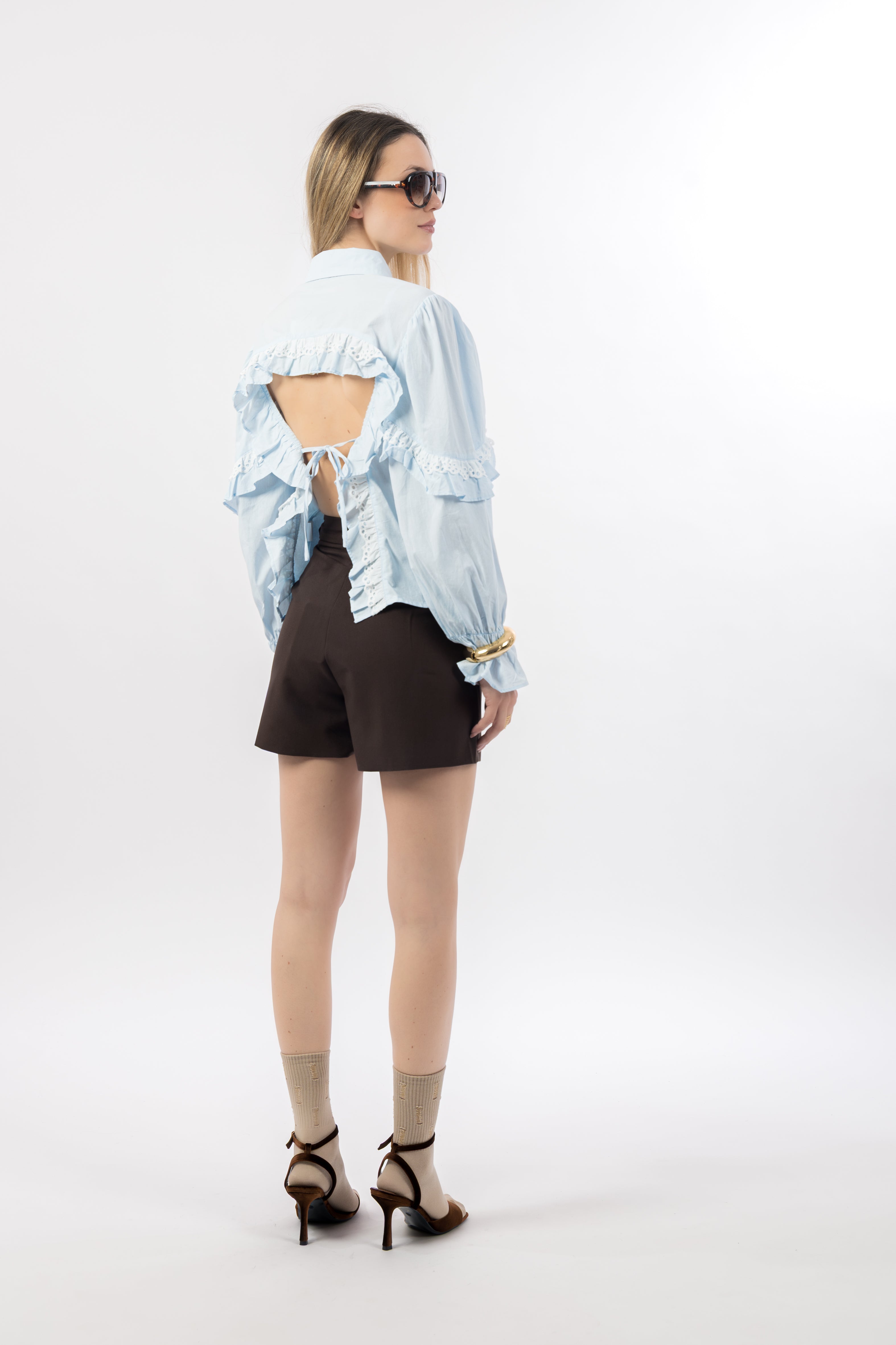 Camicia azzurra rouches