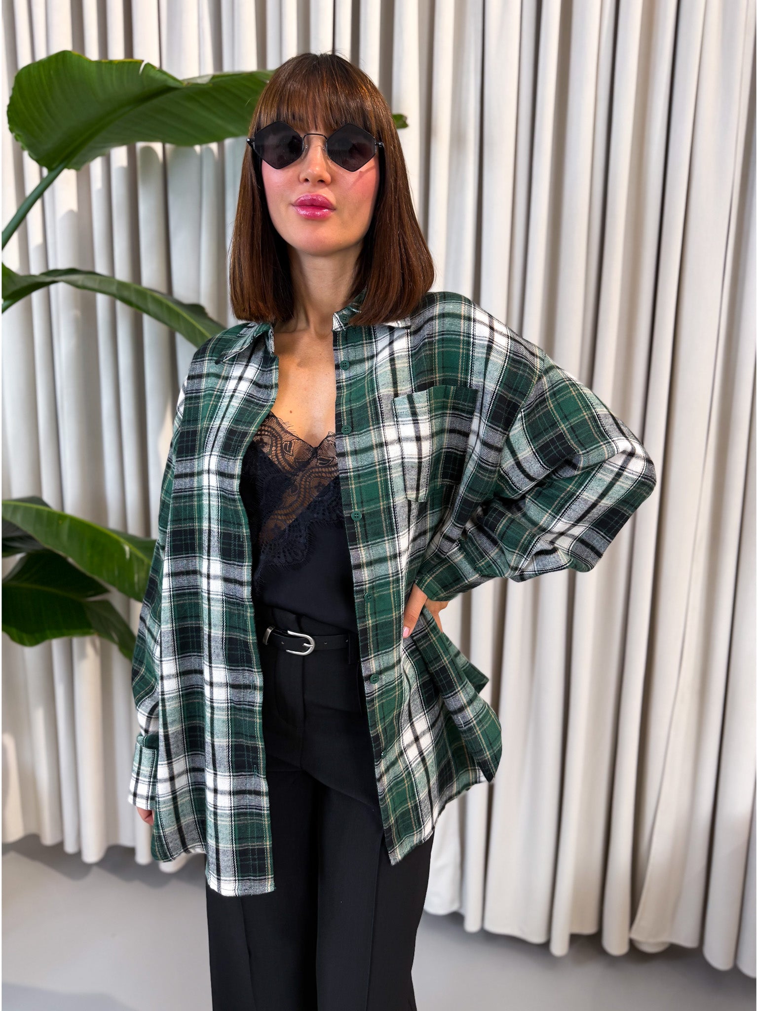 Camicia over a quadri verde