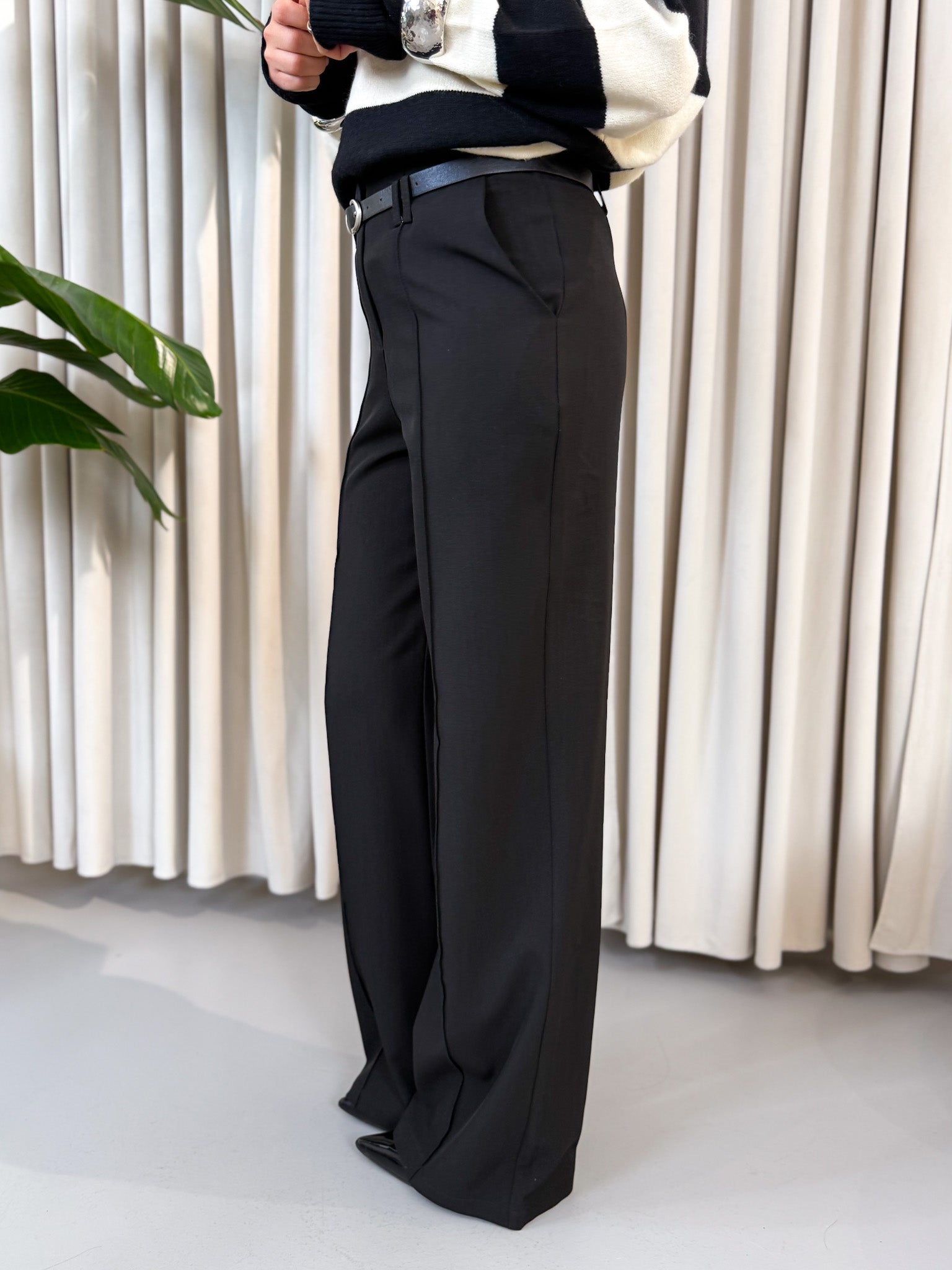 Pantalone a palazzo nero