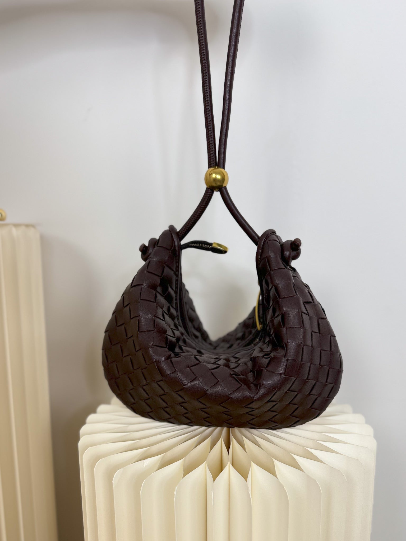 Borsa Nora