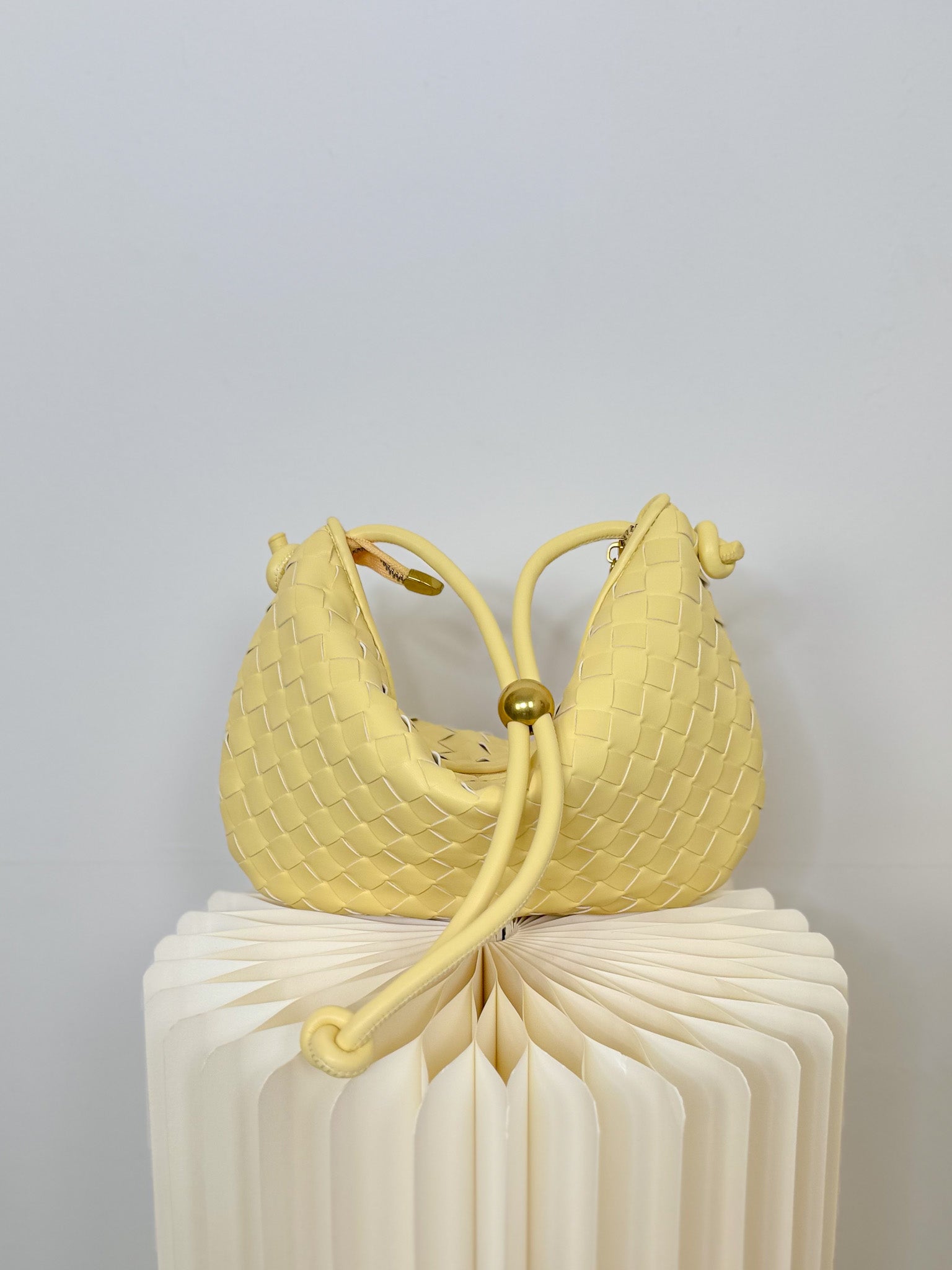 Borsa Nora
