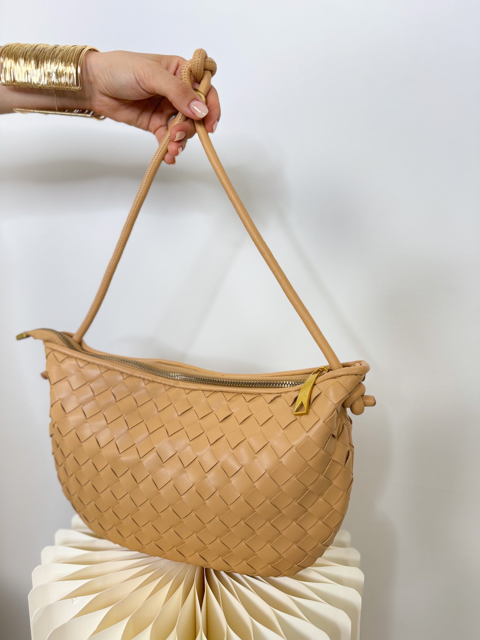 Borsa Nora