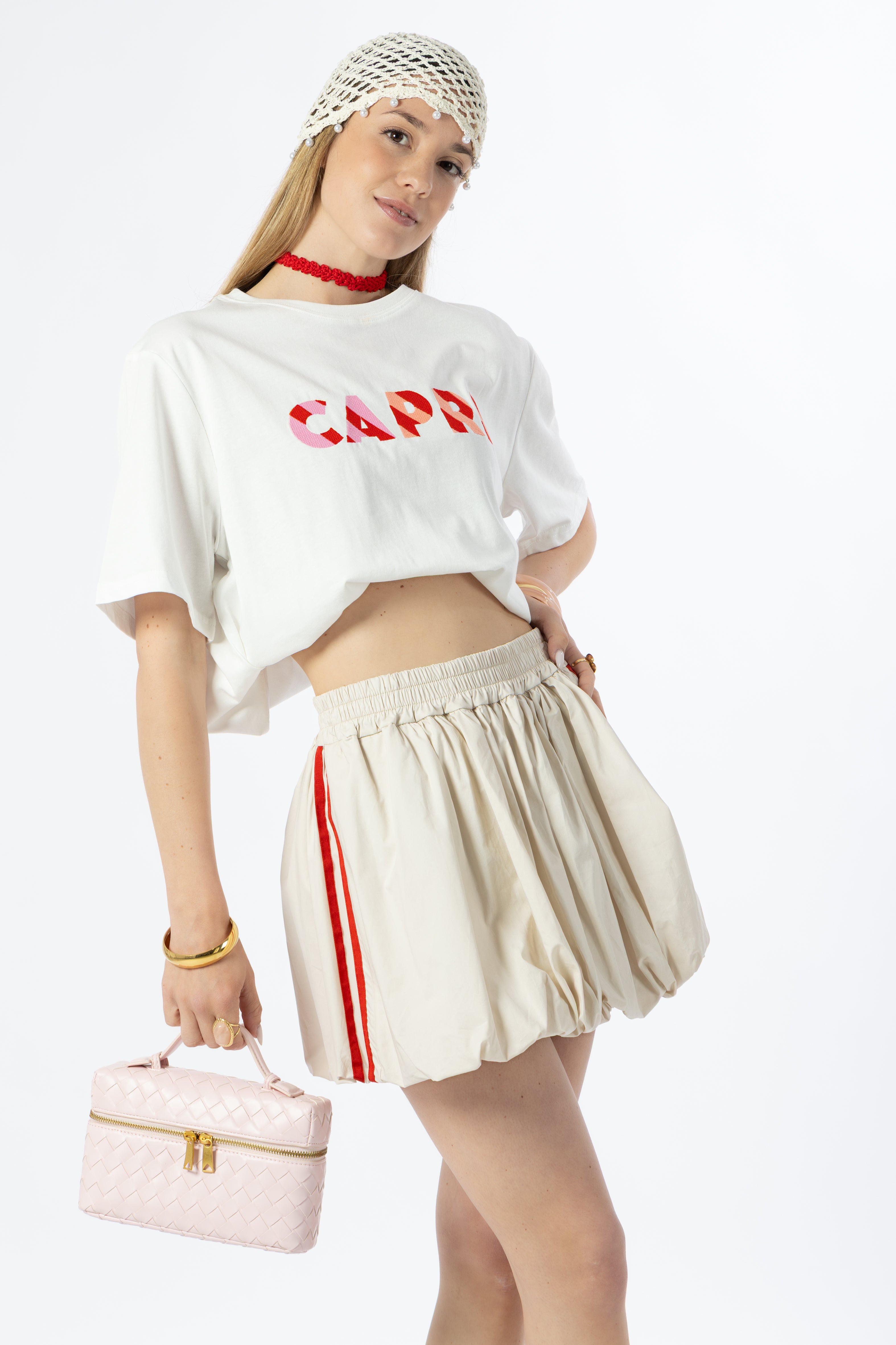 T-shirt over Capri