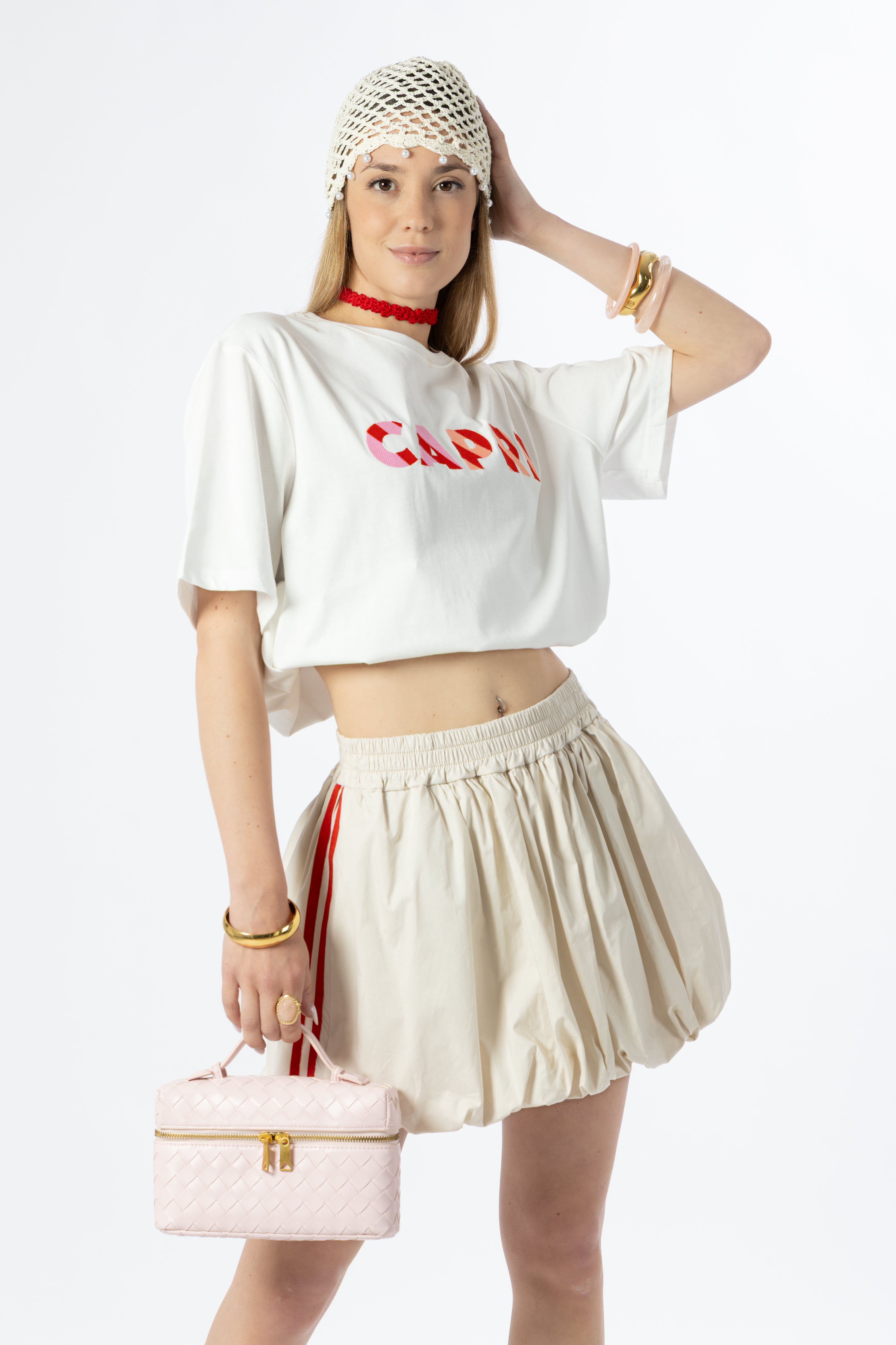 T-shirt over Capri