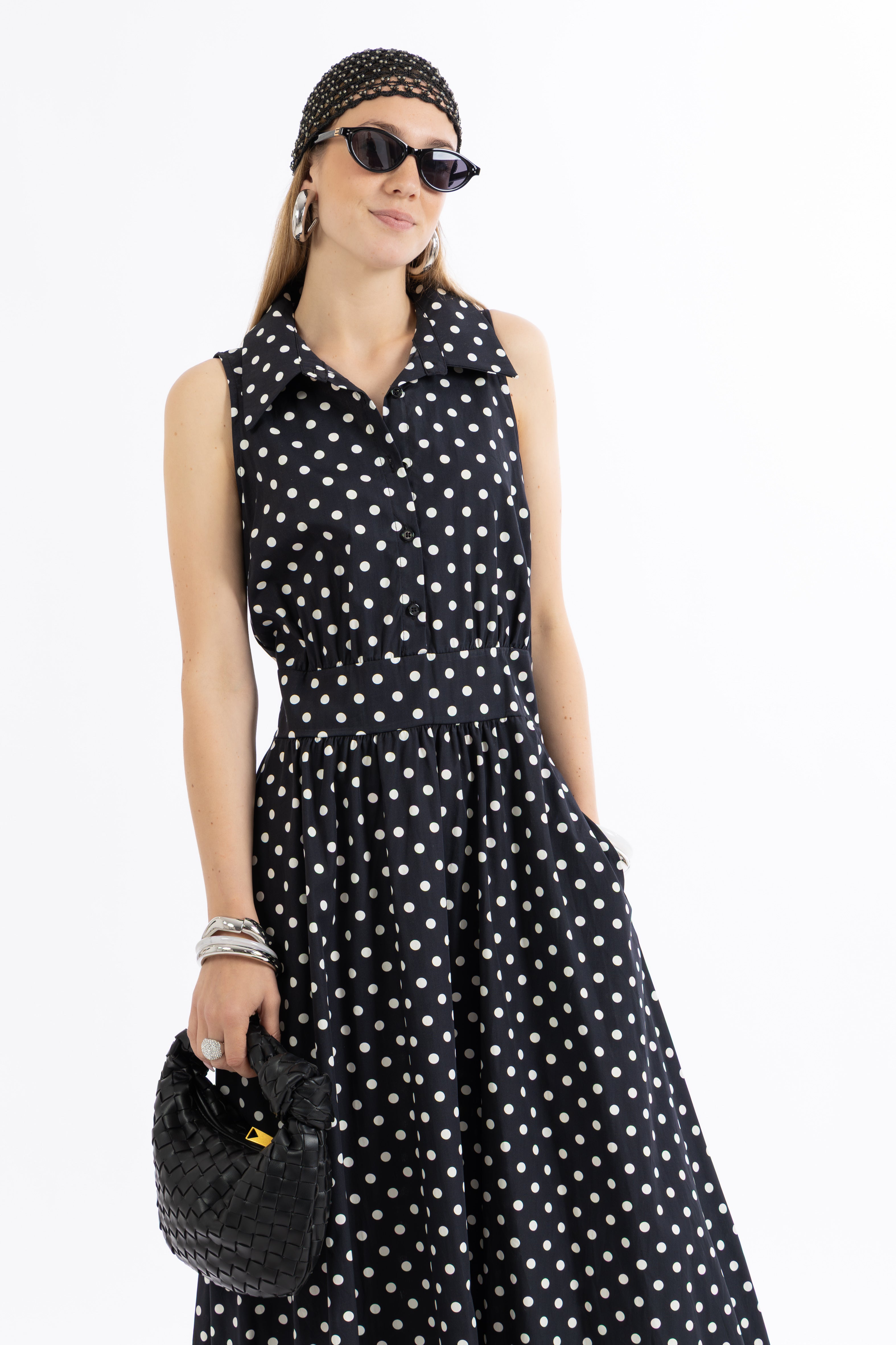 Abito nero con pois