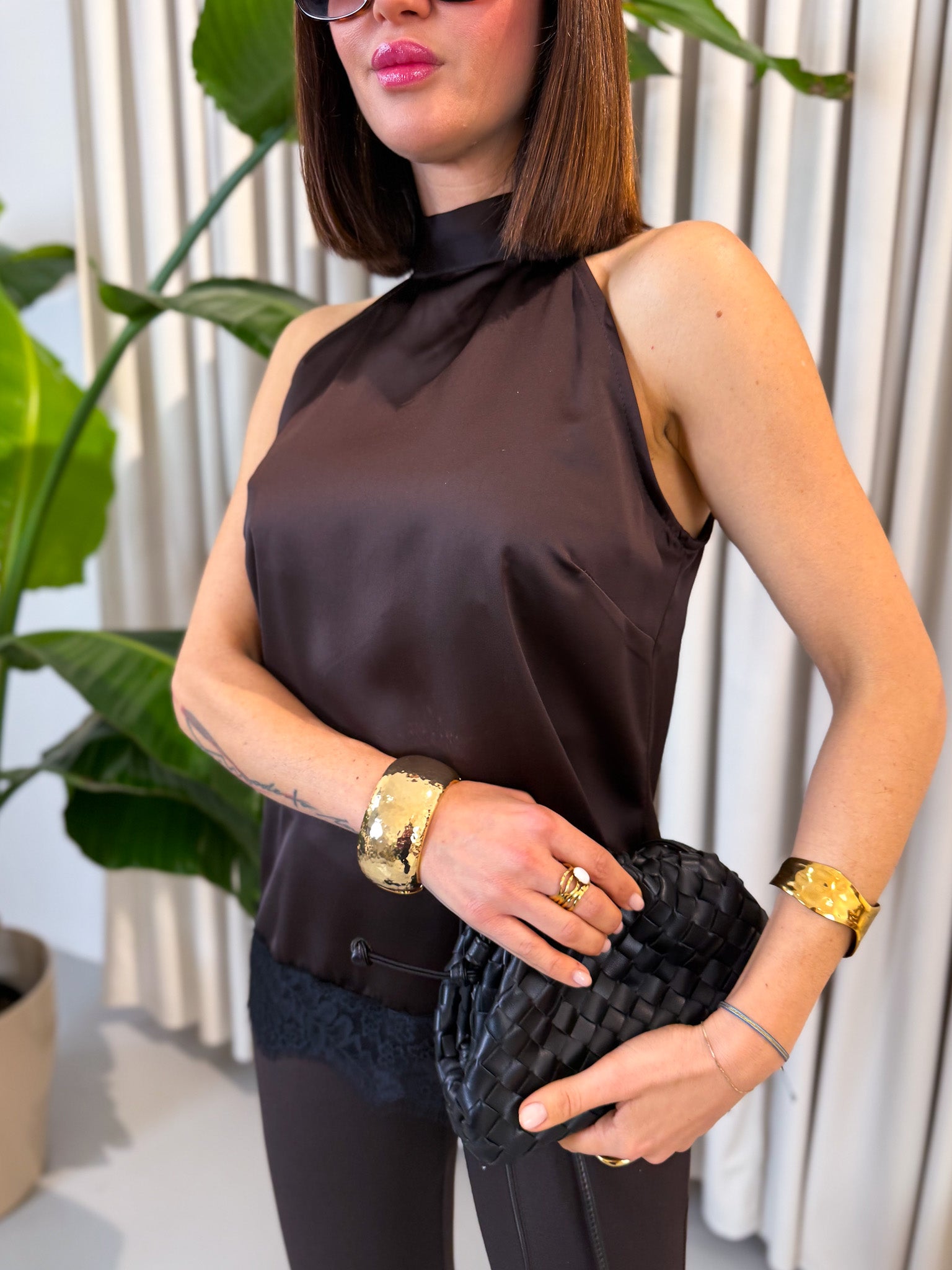 Top in raso cioccolato