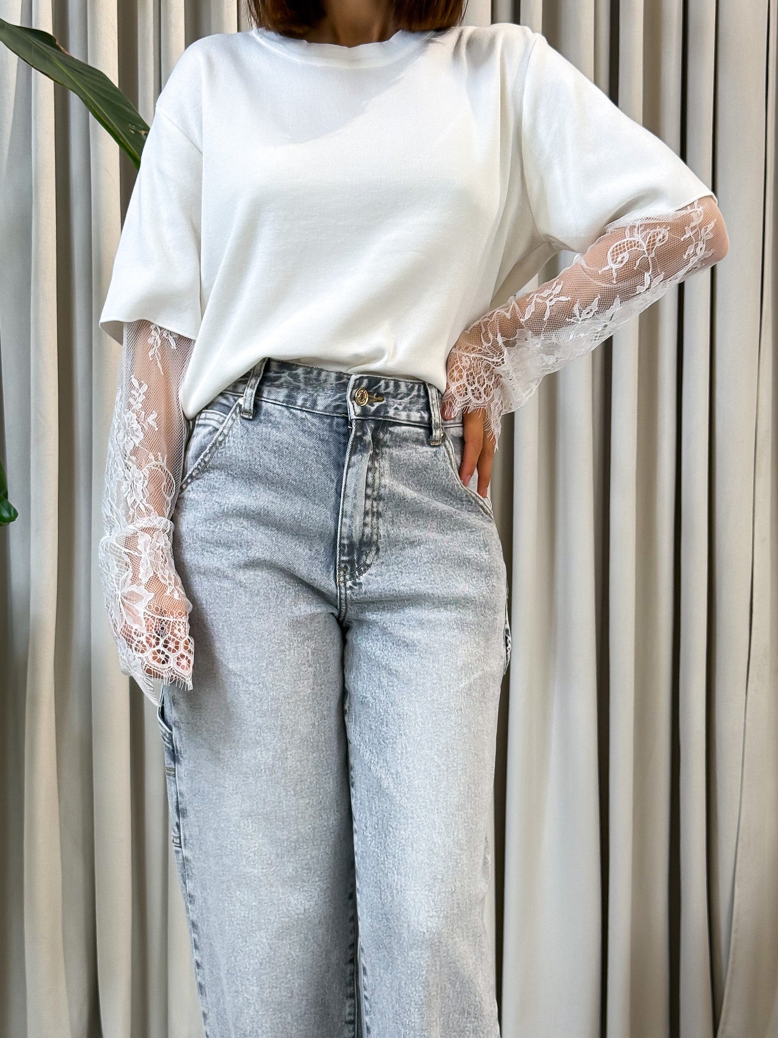 Pullover con pizzo bianco