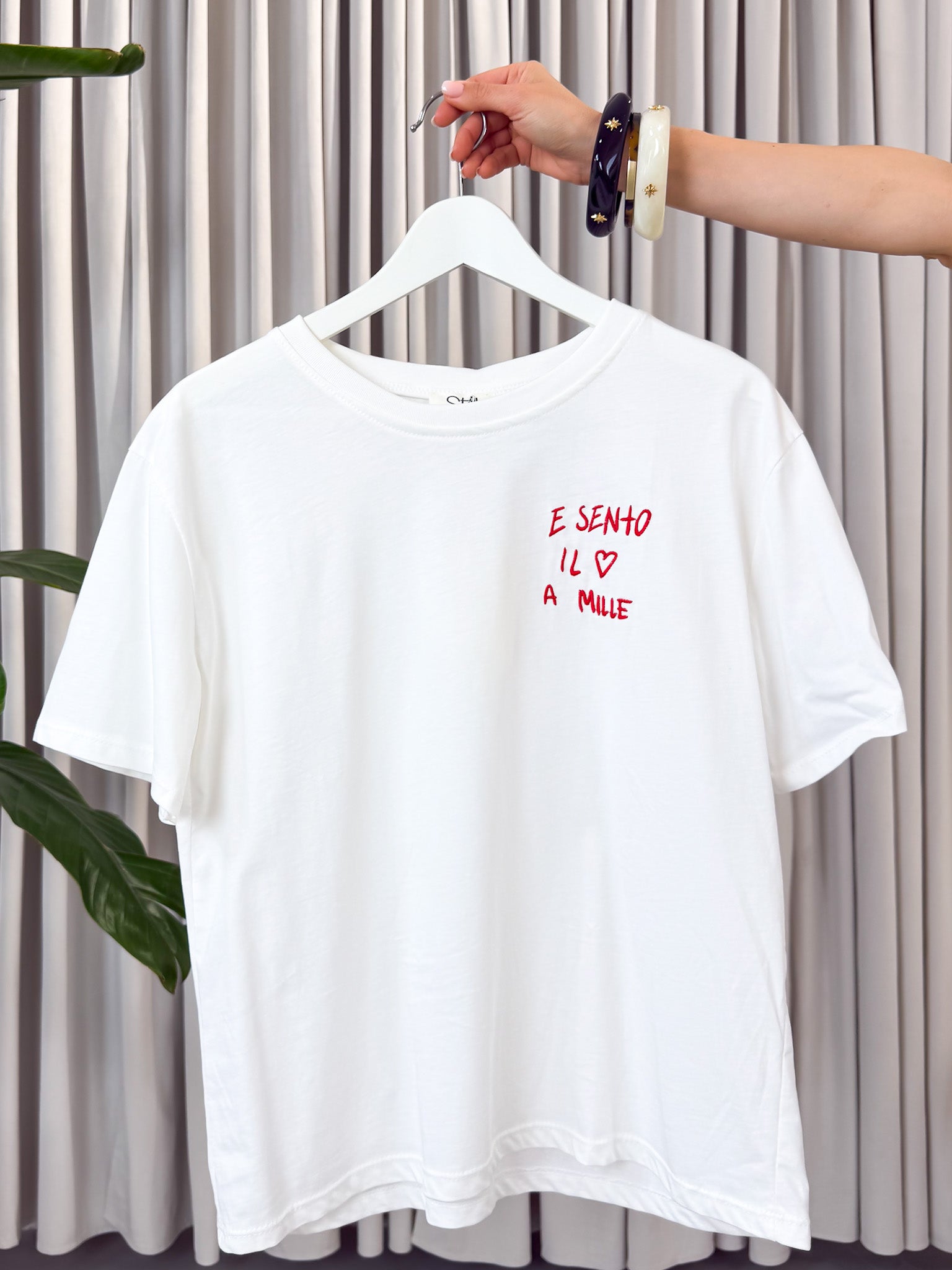 T-shirt scritta ricamo