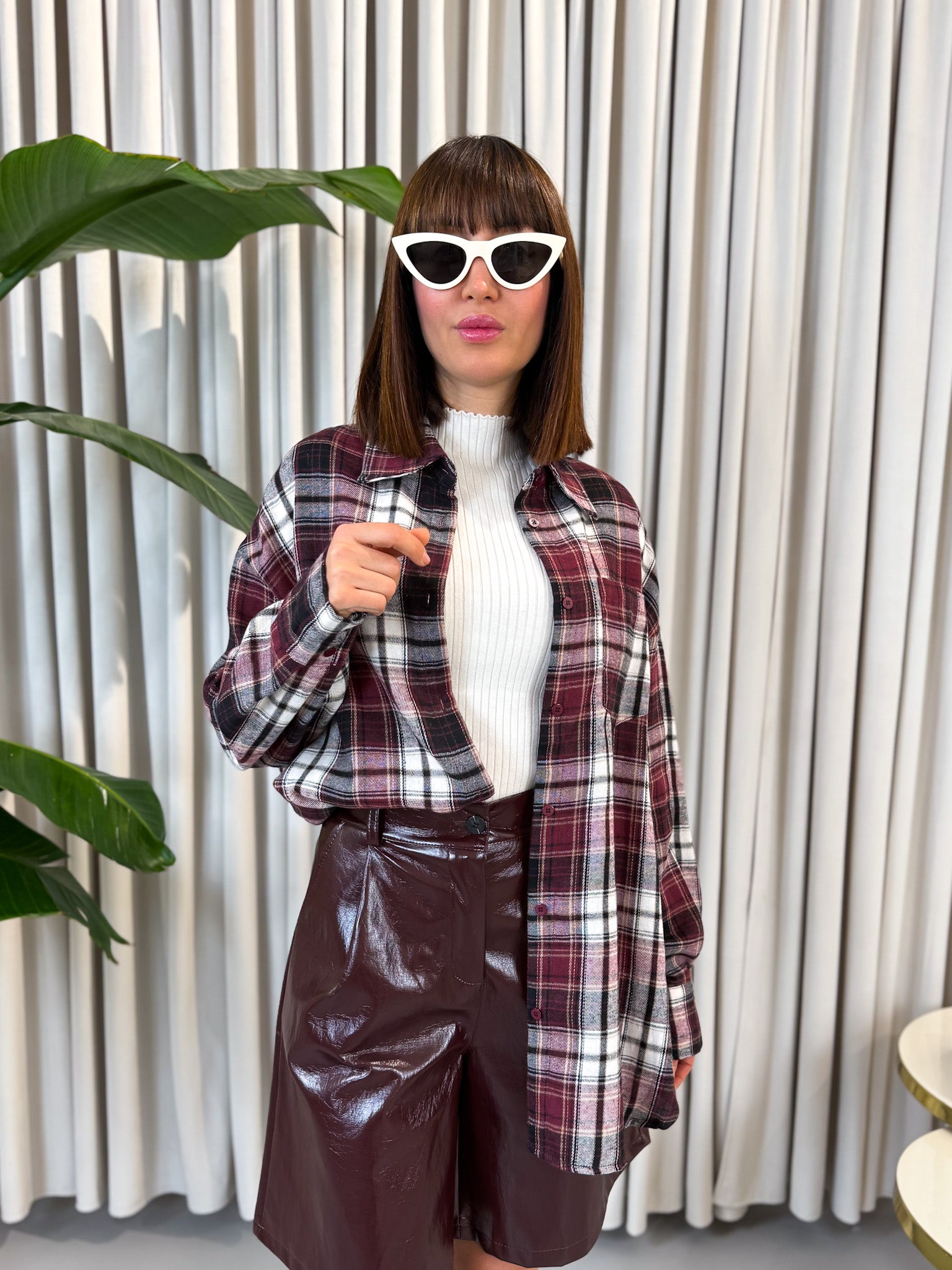 Camicia over a quadri bordeaux