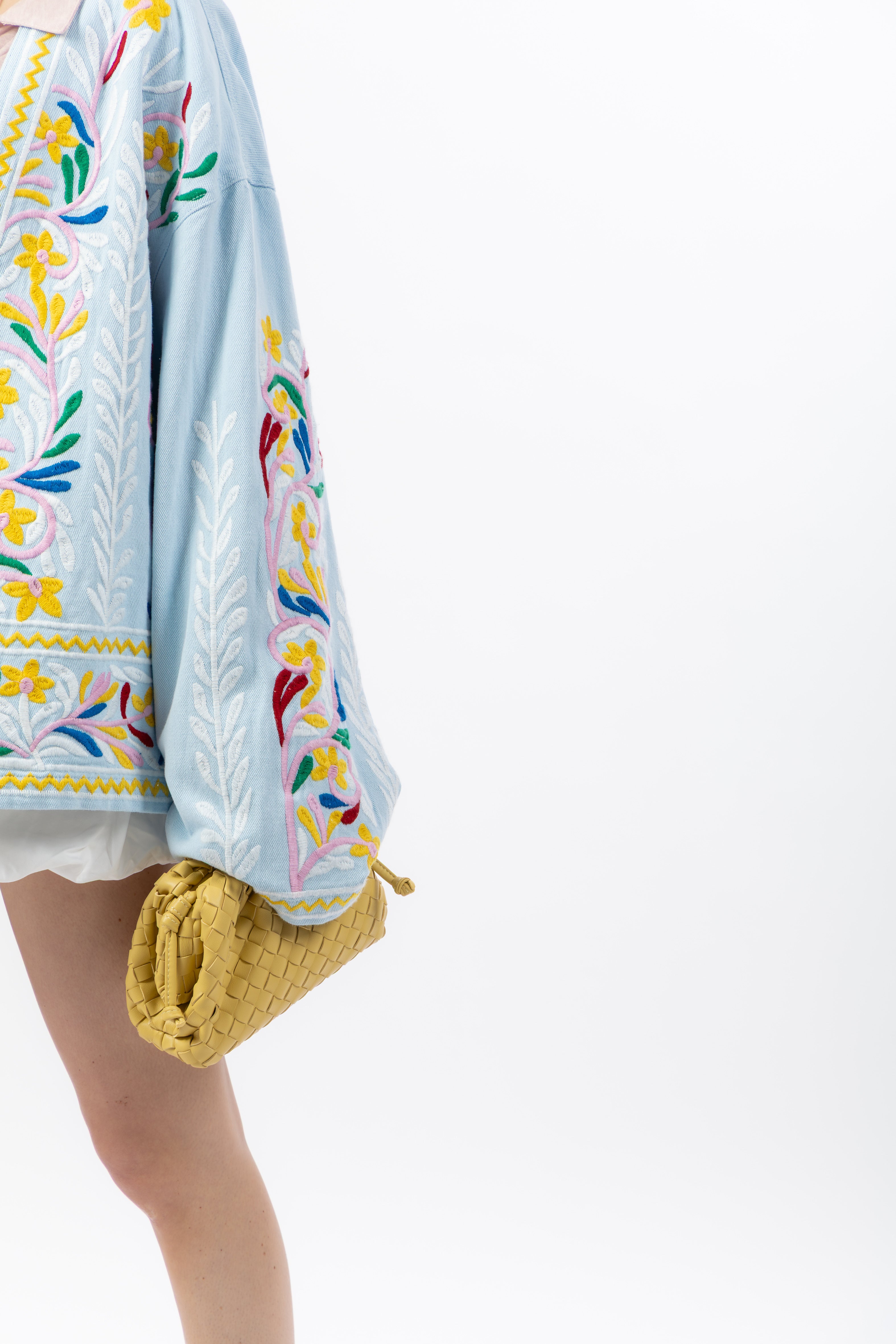 Cardigan denim chiaro con ricami