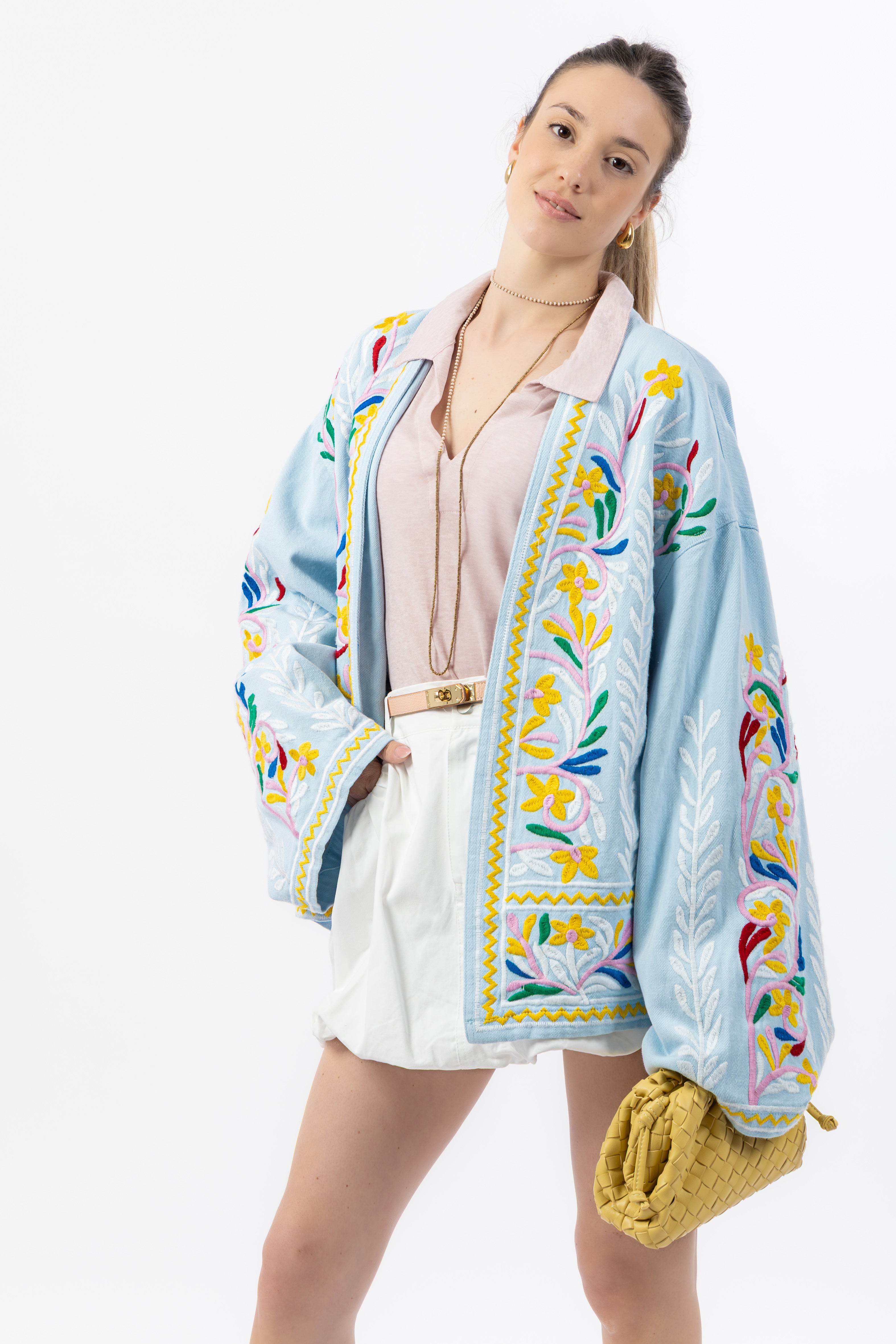 Cardigan denim chiaro con ricami