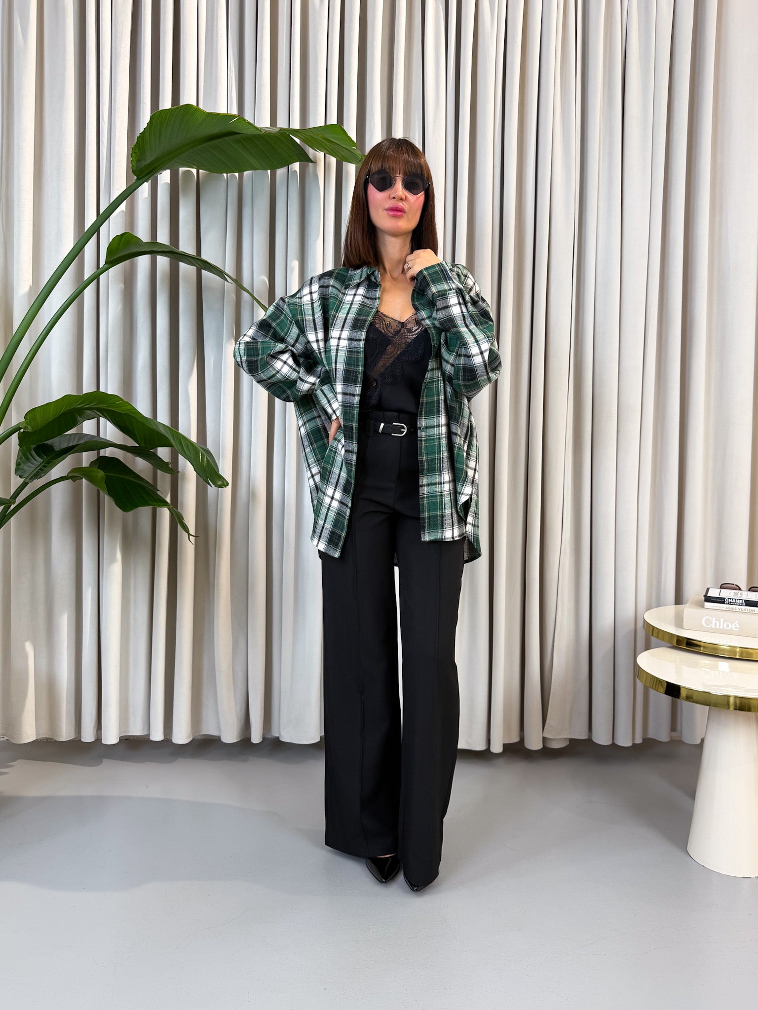 Camicia over a quadri verde