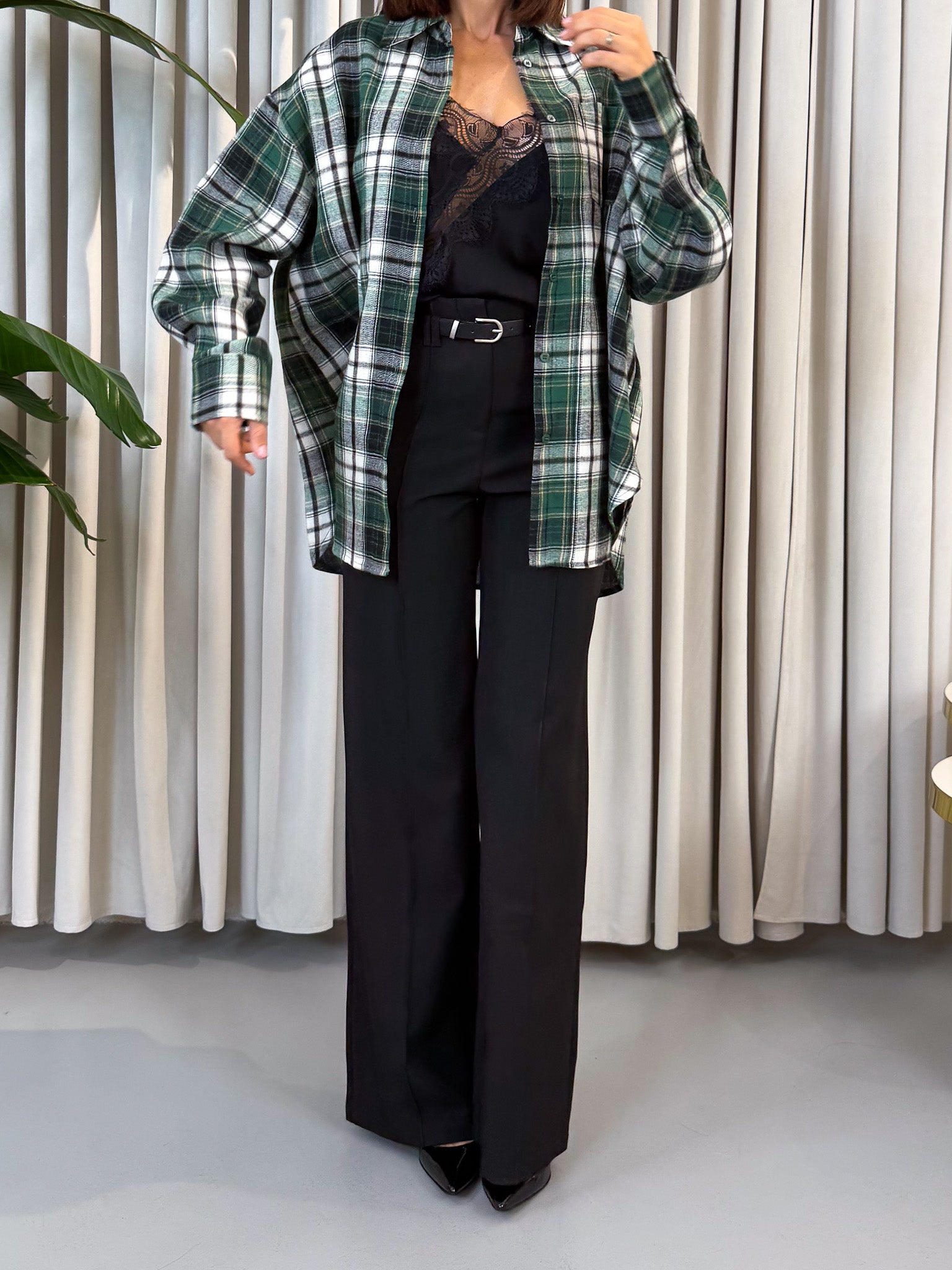 Camicia over a quadri verde