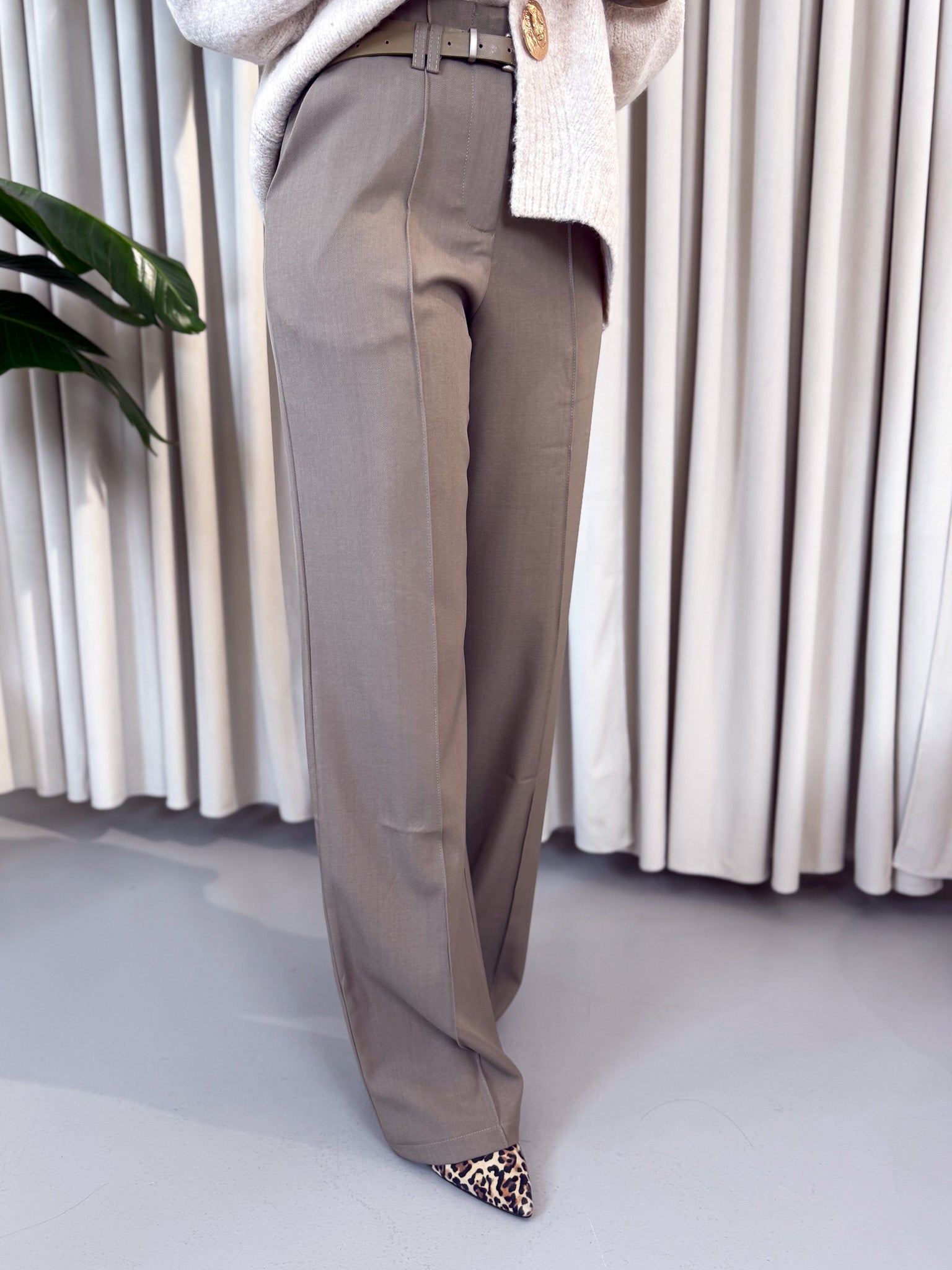 Pantalone a palazzo taupe