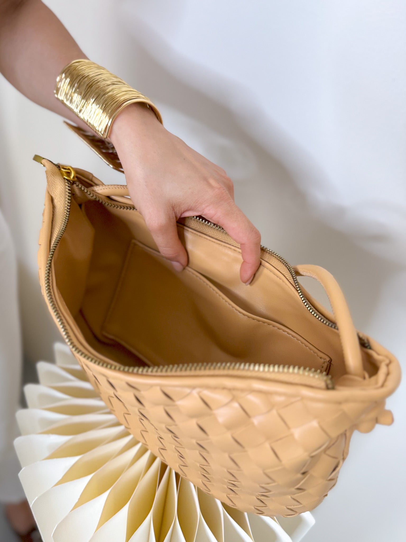 Borsa Nora