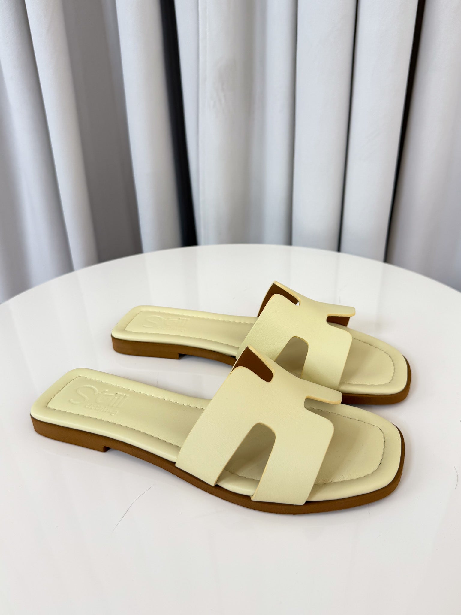 Ciabattina in pelle giallo burro