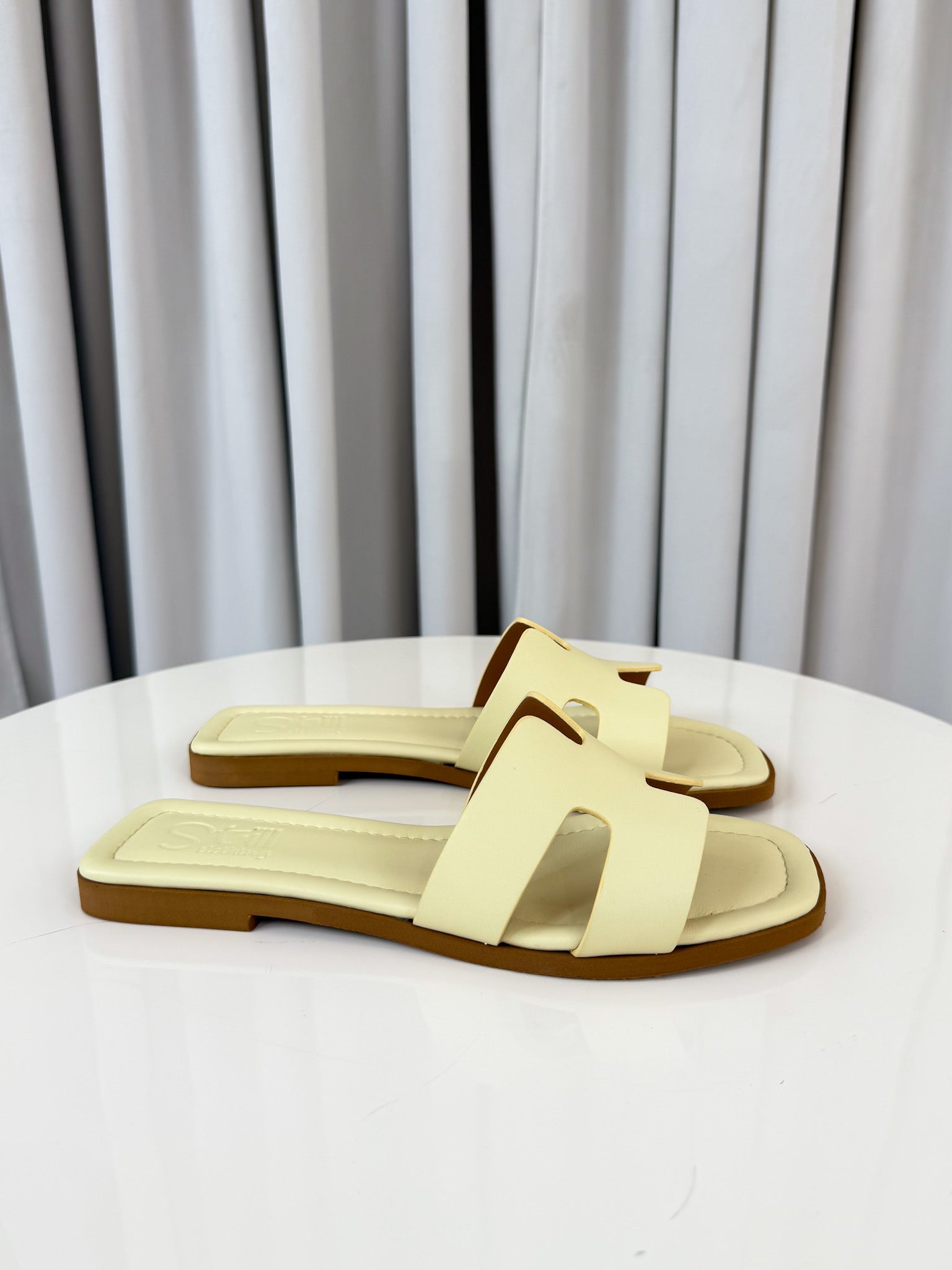 Ciabattina in pelle giallo burro