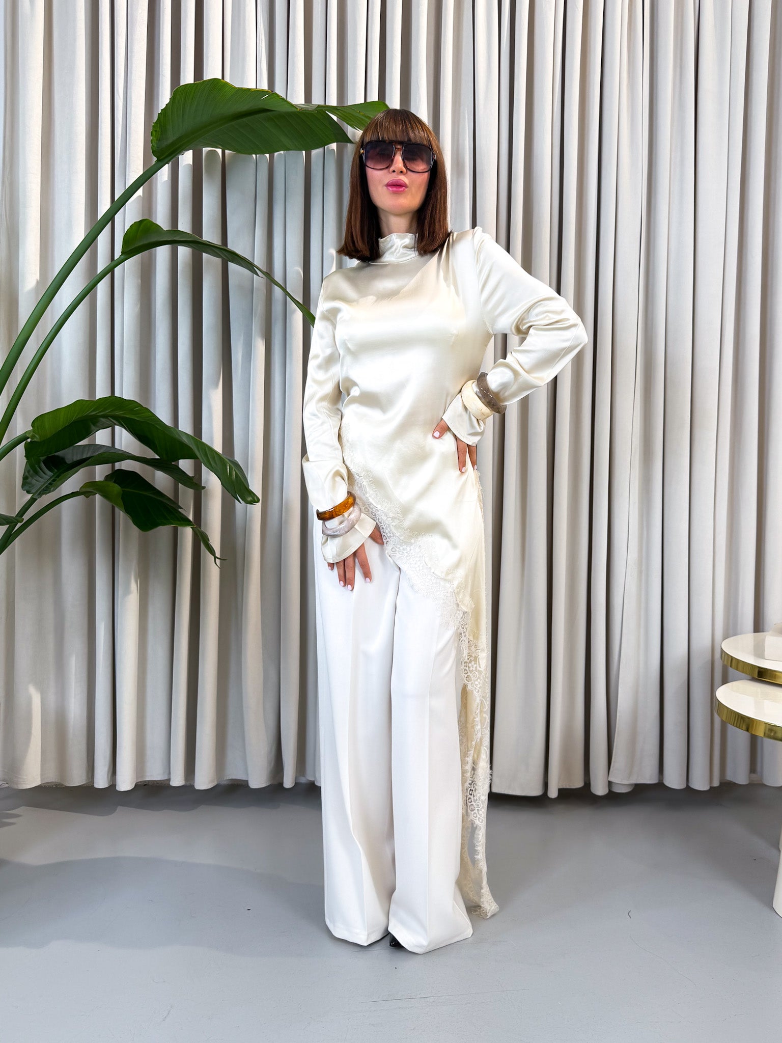 Blusa panna con pizzo