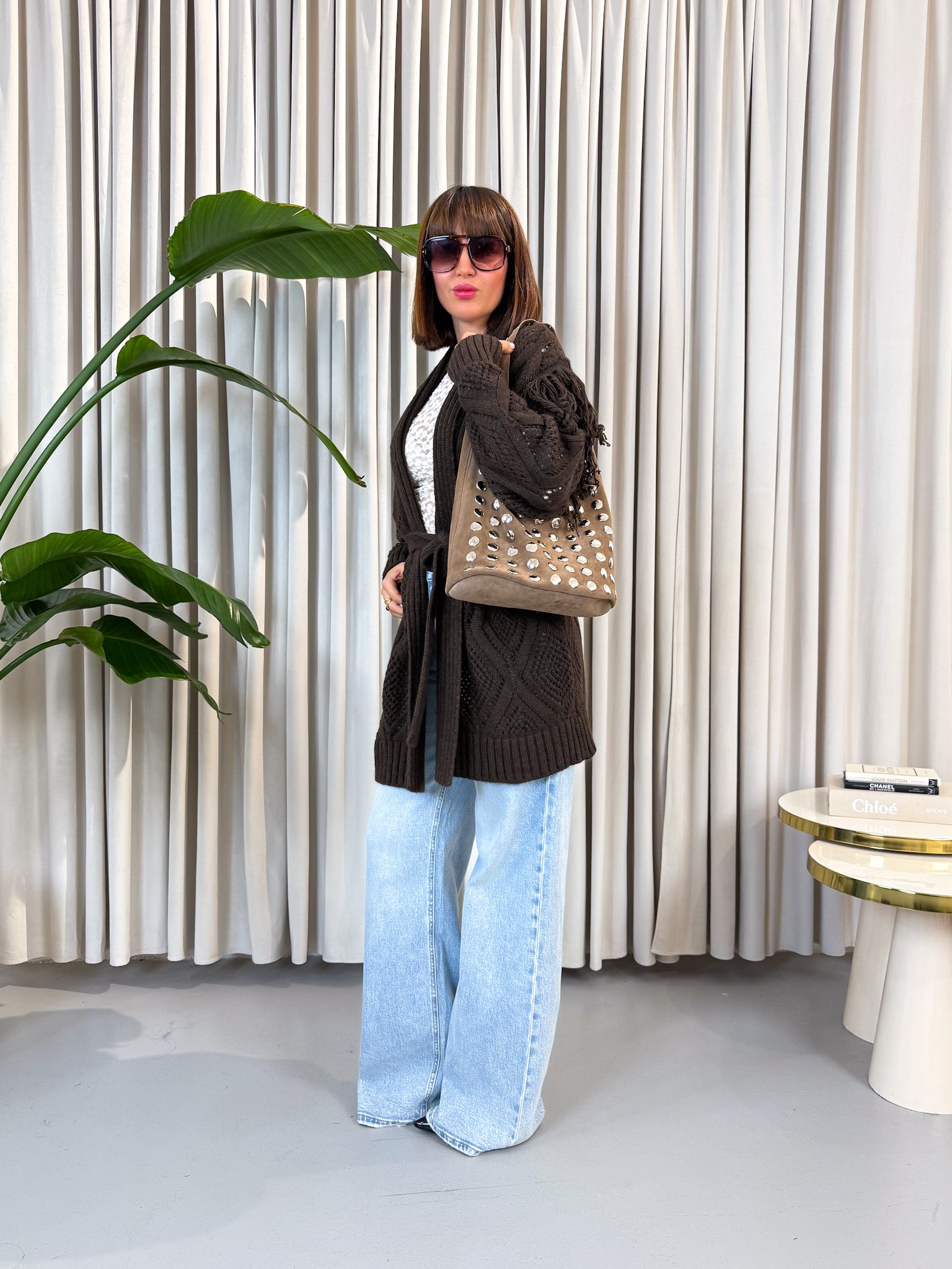 Borsa Luna con borchie taupe